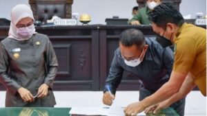 DPRD Lutra Sahkan RPJMD 2021-2026 Jadi Perda