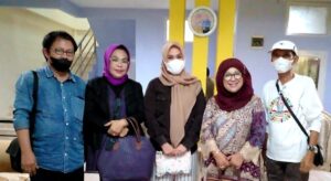 Andi Ina Kartika Sari Sedih Alumni SMANSA 82 Terpecah Dua