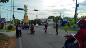 Bantu Korban Bencana Walenrang Luwu, Santri Sinjai Lakukan Ini