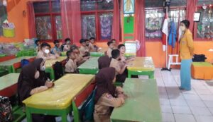 Mahasiswa Psikologi UNM Penelitian Eksperimen Di SDN Borong Makassar