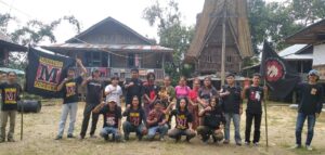 Mahasiswa UKI Toraja Serahkan Bantuan Untuk Korban Longsor Buntu Karua