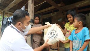Pekan Ke-35, Jumat Sedekah Pemkab Lutim Sasar Lakawali Pantai