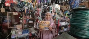 Danramil Masamba Antar 465 Bansos Untuk Warga Rampi Lutra