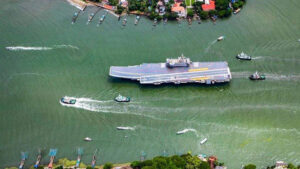 India Luncurkan Kapal Induk Buatan Dalam Negeri