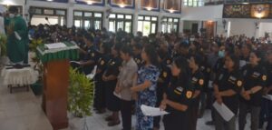 Pastor Yosef Doni Srisadono Lantik DPP Paroki Siti Mariam Saluampak Lutra