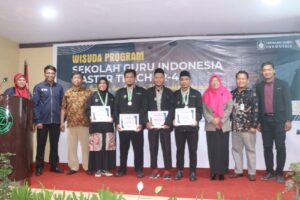 SGI Dompet Dhuafa Sultra Wisuda 30 Guru