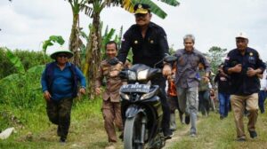 Kunker, Mentan Syahrul Yasin  Limpo Jatuh Dari Motor