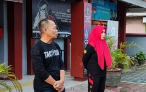 Dua Pegawai Bapas Kelas II Watampone Purnabakti