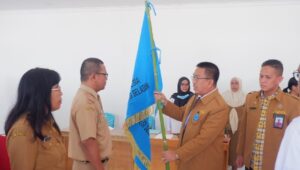 Dr Basri Lantik Pengurus Asosiasi Arsiparis Indonesia Toraja Utara