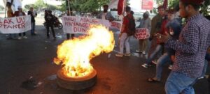 Polisi Pulangkan 8 Pendemo Yang Diamankan Polrestabes Makassar