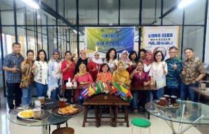 Maria Teresia Tumbelaka Jabat President BP Lions Club Makassar Rajawali Gantikan Sulina Yanti Wibawa