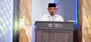 Pj Bupati TR Fahsul Falah Salat Jumat Perdana Di Desa Kanrung Sinjai Tengah