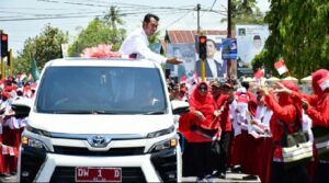 Ribuan Warga Sinjai Iringi Pelepasan Bupati ASA Dan Wakil Bupati Andi Kartini