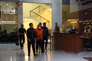 Usai Diperiksa 9 Jam, KPK Borgol Mantan Anak Buah Syahrul Yasin Limpo