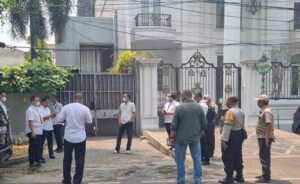 BREAKING NEWS : Polisi Geledah Rumah Firli