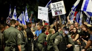 Warga Kepung Rumah Netanyahu Dan Sebut Bencana Bagi Israel