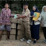 Petani pala Sinjai dapat bantuan pupuk dari Dinas TPHP menggunakan anggaran dari APBD-I Sulsel untuk meningkatkan produktivitas tanaman pala.