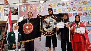 SMPN 27 Makassar Rebut Medali Emas Pada Kejuaraan Antarperguruan Silat