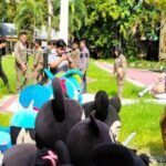 Dinsos Makassar Razia Badut. Dinsos (Dinas Sosial) Makassar musnahkan kostum badut yang digunakana gelandangan mengemis di jalan.