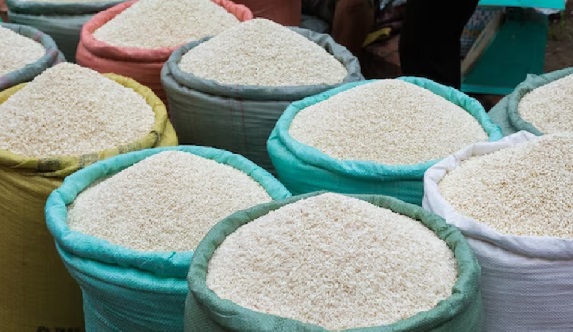 Ritel Batasi Pembelian Beras