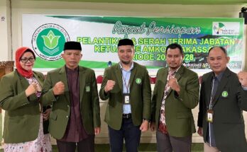 Dr Gunawan Bata Ilyas Ketua STIE AMKOP Makassar periode 2024-2028 menggantikan Ketua Dr Bahtiar Maddatuang yang berakhir masa baktinya