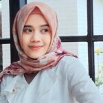 “Jadi saya diangkat menjadi kepala sekolah di SDN 6 Lancirang tahun 2023. Padahal belum setahun jadi guru penggerak,” kata Ika tersenyum.