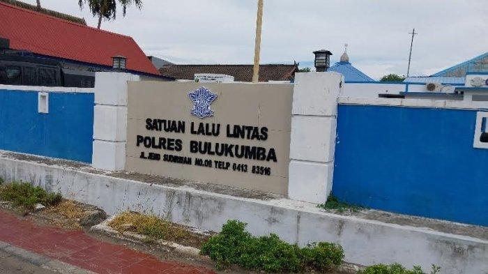 Satuan Lalu Lintas (Satlantas) Bulukumba tahan 42 motor sejak 1 Ramadan 1445 Hijriah karena terjaring razia balap liar