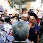 Pendemo Datangi Bawaslu Sulsel Mereka mengatasnamakan diri Forum Rakyat Sulsel Menggugat karena menganggap Pemilu 2024 curang.