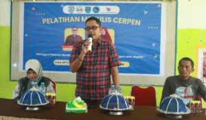 Murid SMPN 1 Sinjai Latihan Nulis Cerpen
