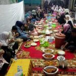 Buka puasa Ala K-Apel. Komunitas Anak Pelangi gelar buka puasa bersama di Jl Daeng Tata III Lorong Daeng Jakking, Parang Tambung, Tamalate