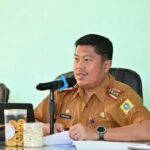 Dinas Pendidikan Sinjai memancang target semua warga Sinjai minimal berijazah SD lewat program Sinjai Bebas Paket A.