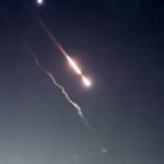 Rudal Israel hantam Iran menimbulkan ledakan yang terdengar di Kota Ghahjaworstan Iran, di barat laut kota Isfahan.