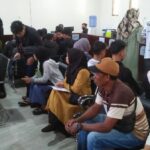 Antrean di MPP Sinjai setelah libur Lebaran Idulfitri 1445 terlihat setelah kantor tersebut buka kembali, Selasa (16/4/2024).