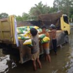 KKLR Sulsel tutup open donasi untuk korban banjir, setelah membagikan 1 ton beras kepada warga terdampak banjir di Luwu Utara.