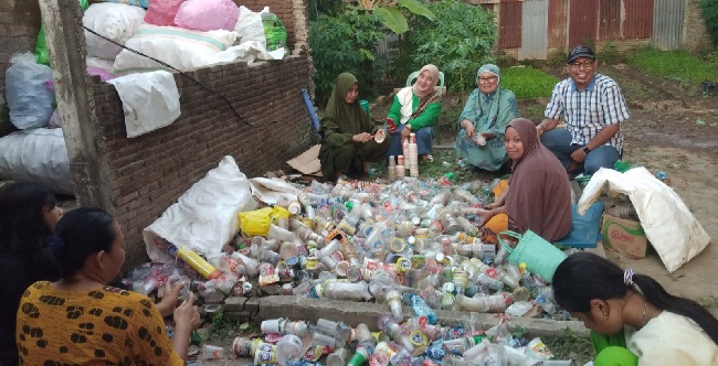 Lurah Parang Tambung kunjungi Pusat LIKE K-Apel di Lorong Daeng Jakking, Kelurahan Parang Tambung, Jumat, 10 Mei 2024