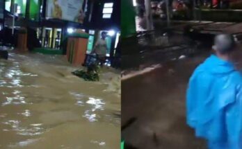 Massenrengpulu berduka lagi saat banjir bandang terjang Enrekang, Minggu (2/6/2024) malam. Desa Kabere, Kecamatan Cendana, Enrekang terendam