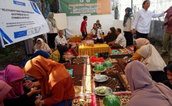 Universitas Dipa Makassar memenuhi janji berbagi pengetahuan dan pengalaman kepada ibu-ibu binaan Komunitas Anak Pelangi (K-Apel)
