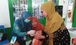 Murid TK Negeri X Sinjai Divaksin Polio
