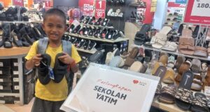 Rumah Zakat Sulsel Ajak Anak Yatim Belanja Bersama