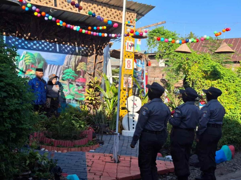 Saddam Musma Jadi Pembina Upacara HUT RI Ke 79 Di Lorong Wisata Kelurahan Mangasa 