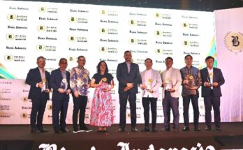 FIFGROUP dapat penghargaan Best Performance Multifinance 2024 Kategori Aset di Atas Rp10 triliun oleh Bisnis Indonesia