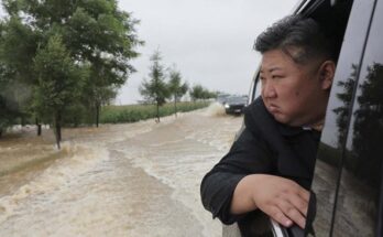 Gegara gagal atasi banjir Presiden Kim tembak mati 30 pejabat Korea Utara. Banjir Juni lalu itu menewaskan ribuan orang