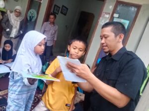 Menyelami Warisan Leluhur: Akbar Amri Mengajar Aksara Lontara di Kampus Lorong