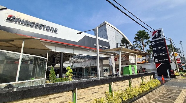 Produsen ban Bridgestone tutup pabri di Tennessee, Amerika Serikat dan memPHK 700 karyawan dan mengurangi kapasitas tenaga kerja.