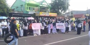 Ratusan Nakes Takalar Demo