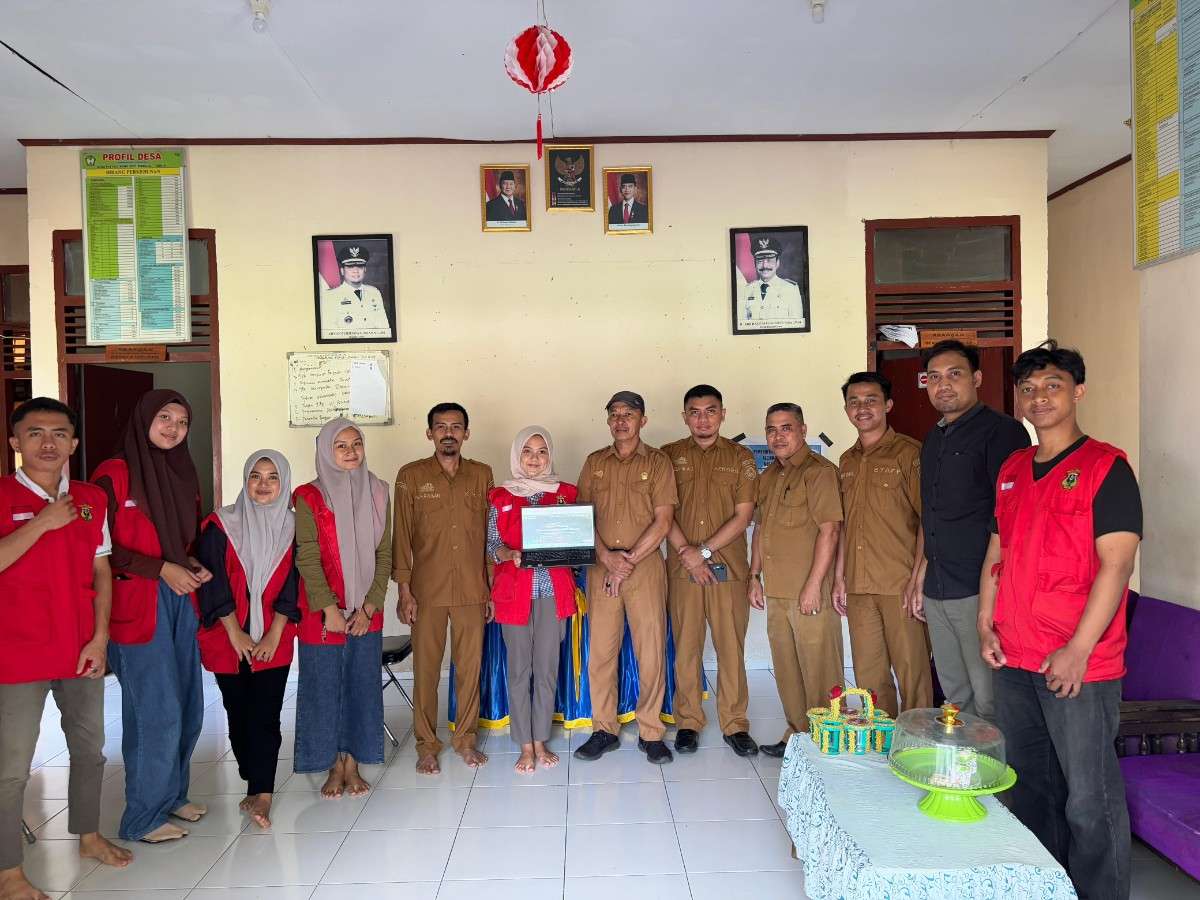 Mahasiswi KKN-T