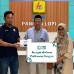 Memeriahkan Hari Guru, Yayasan Baitul Maal (YBM) PLN Bulukumba apresiasi guru melalui PLN Panrita Lopi, Rabu (8/1/2025)