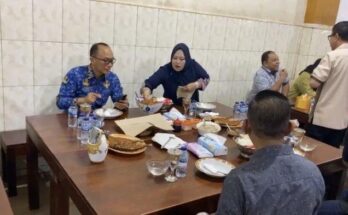 Penjabat (Pj) Gubernur Sulawesi Selatan Prof Zudan puji kuliner Sinjai, khususnya hasil laut. Dia menggemari jenis lobster