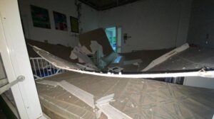 Bayi Baru Lahir Nyaris Tertimpa Plafon Puskesmas