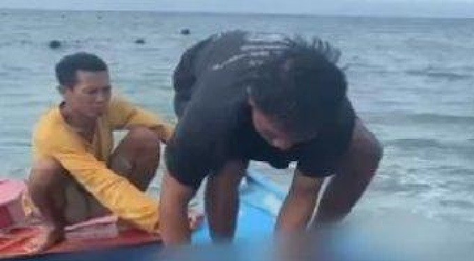 Bocah 3 tahun ditemukan tewas mengapung di laut Lembang, Kecamatan Ujung Loe, Bulukumba, Rabu (22/1/2025).